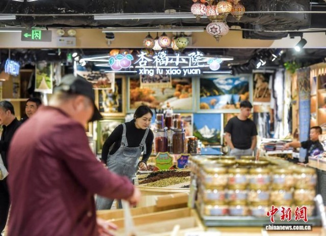 新疆秋季旅游持續火熱